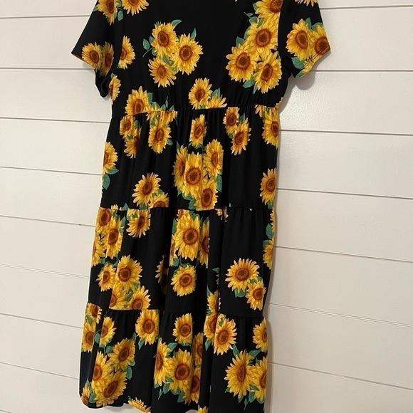 Sunflower Dress - Picture 3 of 4